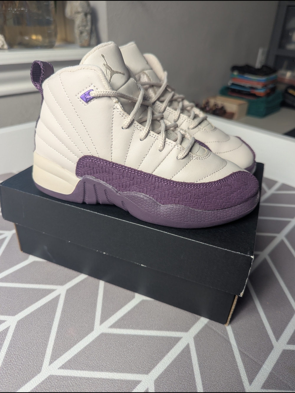 Jordan Kids' Retro High-Top Sneakers in Cream and Purple